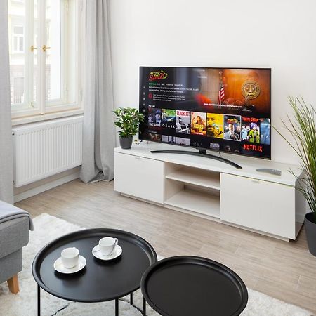 Prague Days - Minimalist Apartment - Easy City Access Екстер'єр фото