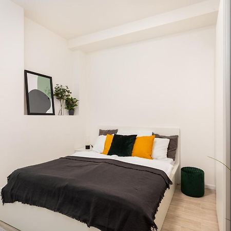Prague Days - Minimalist Apartment - Easy City Access Екстер'єр фото